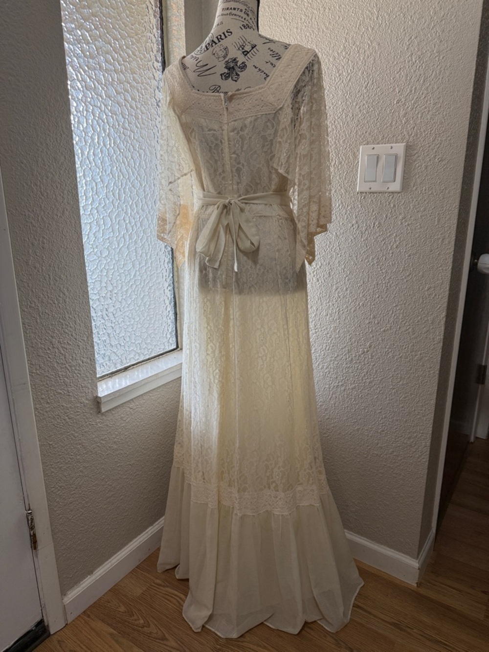 Vintage handmade Ivory Lace Maxi Dress - Picture 4 of 8